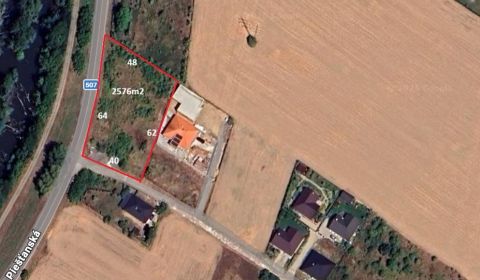 Slnečný stavebný pozemok 2576m2, Sokolovce pri Piešťanoch