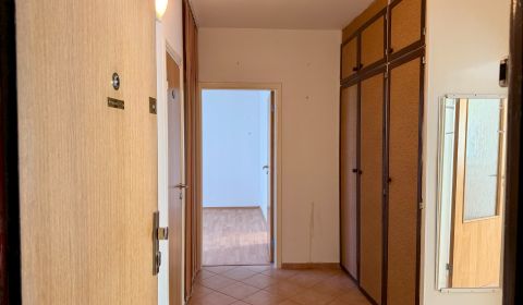 Exkluzívne na predaj 4-izbový byt, 78 m2, žiadaná lokalita, Dúbravka