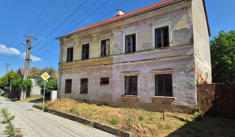 Jedinečná príležitosť - Zaujímavý dom s dušou a pozemkom o rozlohe 219