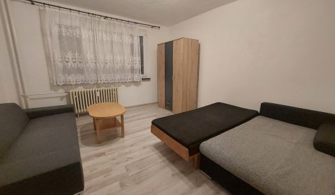 PRENÁJOM: ÚTULNÝ 2 IZBOVÝ BYT S LOGGIOU, PODLAVICE