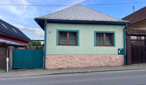 MEŠTIANSKY RODINNÝ DOM SO ZÁHRADOU LEN PÁR MINÚT OD CENTRA RUŽOMBERKA