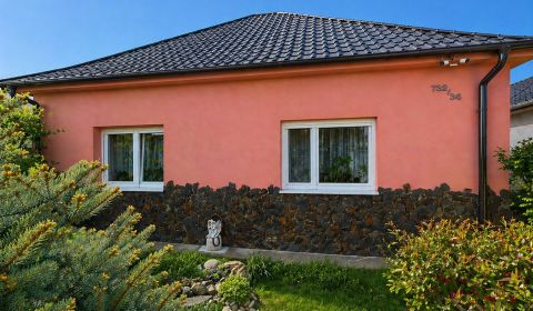 Na predaj rodinný dom po rekonštrukcii, 2 bytové jednotky – Jelka D730