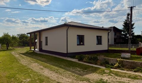 MODERNÝ 4-IZBOVÝ BUNGALOV | ZEMPLÍNSKA ŠIROKÁ