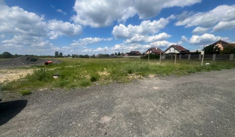 Pozemok v obci Veľké Leváre 
