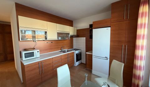 3 izbový byt s balkónom v meste Levice