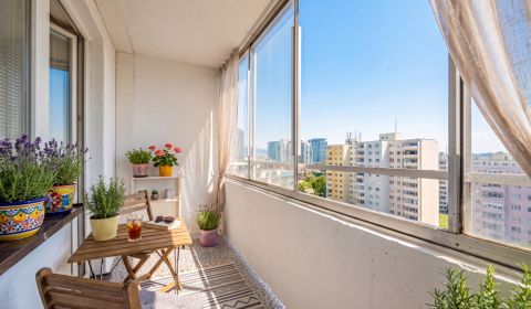 PREDAJ Priestranný 3-izbový byt 89 m² s lodžiou, Ružinov