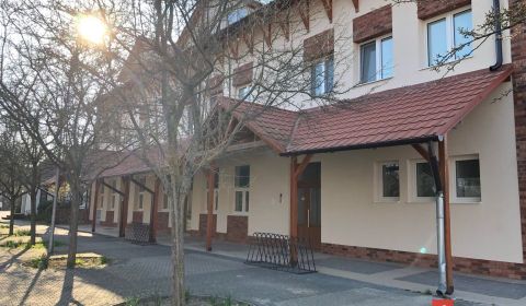 INVESTIČNÁ PRÍLEŽITOSŤ: na predaj 3 nebytové priestory – Mojmírovce