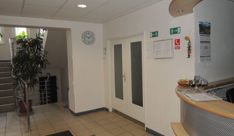 Prenájom kancelárie Ružinov, Sabinovská ul., 33m2,43 m2,17m2 