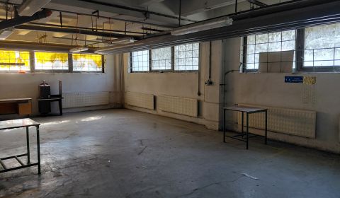 Prenájom skladu 76,7 m2 na Tomášikovej ul. v Ružinove