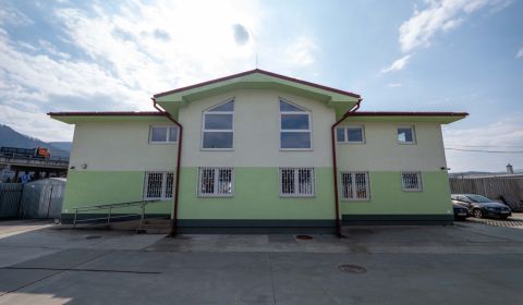 PREVÁDZKOVÝ AREÁL– HALA, ADMINISTRATÍVA, POZEMOK 1405 m² - B. Bystrica