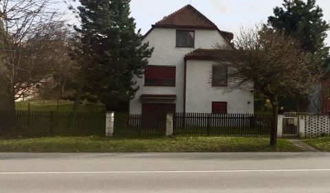PREDANÝ !!! Rodinný dom v centre Ružomberka na PREDAJ ID:D130BD
