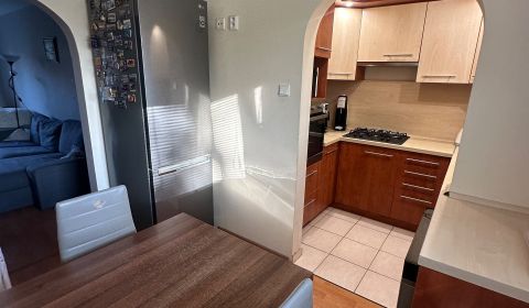 PREDAJ : 3 IZBOVÝ BYT S BALKÓNOM, KOMÁRNO 