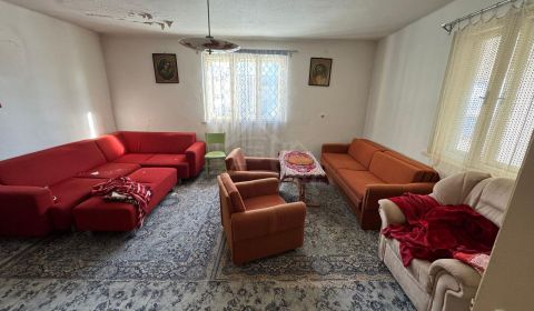 Domček s potencionálom pod Kráľovou hoľou Šumiac
