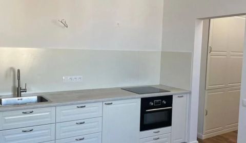3-izb. byt v centre na Obchodnej ul., Staré Mesto