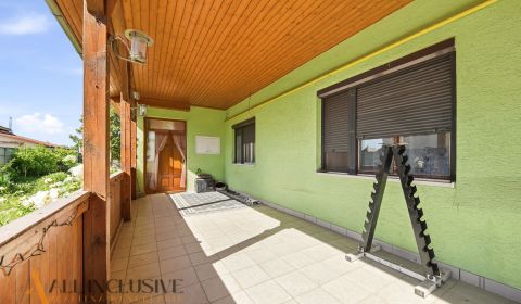 Na predaj 3-izb. rd s veľkým pozemkom, Hviezdoslavov