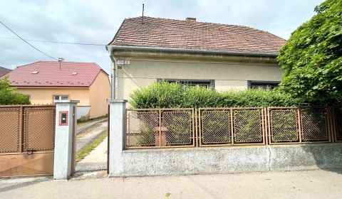 I Na predaj rodinný dom/stavebný p., Krajinská, P.Biskupice