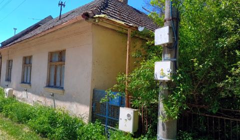 Rodinný dom s pozemkom 4282m2 KĽAČNO okr. Prievidza,