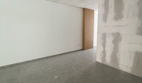 Od 20 m² Kancelárie a obchodné priestory na prenájom – Galanta