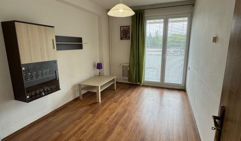 Predaj menší 2-izb. byt Považská Bystrica, veľká loggia