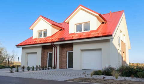 4-izbová novostavba rodinného dvojdomu s garážou a balkónom, Andovce