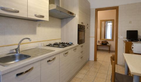 2-izbový byt s loggiou - Ružinov - Ostredky