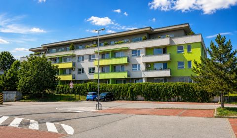 3 izbový byt s loggiou a vlastným parkovaním v uzavretom areáli