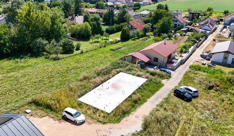 Základová doska na  575 m2 pozemku - Čeľadice 