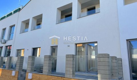 Na predaj 2-izb.byt, terasa, priamo pod Rotundou, Skalica