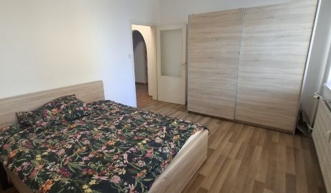 Prenajom 2 izb bytu na Nabrežnej ul