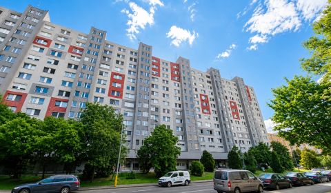 3-izbový byt s 2 loggiami a výhľadom do zelene | Romanova, Petržalka