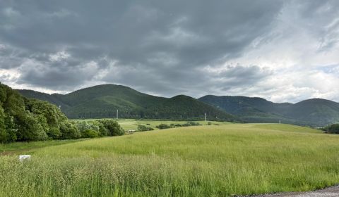Ponúkame na predaj stavebné pozemky cca 500 m2 vkatastri obce Turie