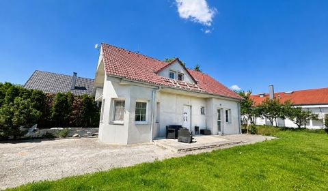  6 izbový dom 201 m² na pozemku 451 m² 