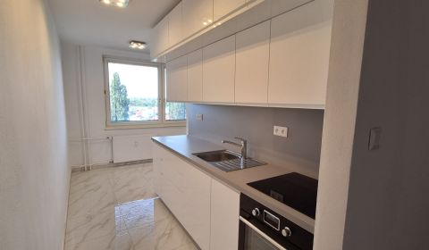 PRENÁJOM: 2 izbový byt s balkónom, ul. Komenského - KOMÁRNO