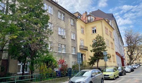 Na prenájom 2,5 izb byt, Staré Mesto, Bratislava, Šoltésovej ulica
