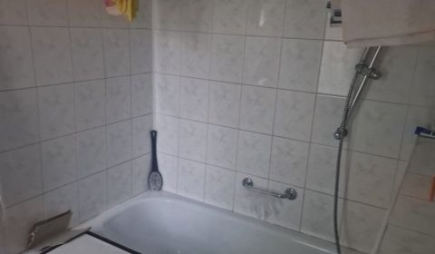 V pôvodnom stave 3,5-izbový byt na Súmračnej ul. v Bratislave