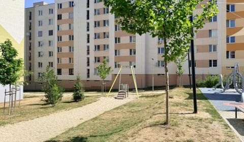 Na predaj priestranný 3-izbový byt s loggiou na Michalskej ulici