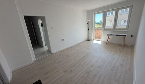 3 izbový byt s balkónom Topoľčany 