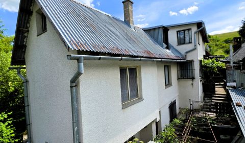 9 izbový dom, Medzev, všetky IS, pozemok 777 m2, zariadený 