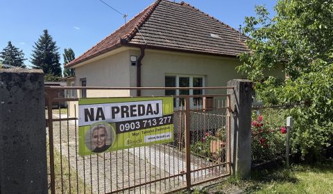 !!! ZNÍŽENÁ CENA !!! PREDAJ - RODINNÝ DOM - ZLATÉ MORAVCE