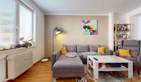 PREDANÉ | Priestranný 2i byt v tehlovej stavbe | 53 m² | Trnávka