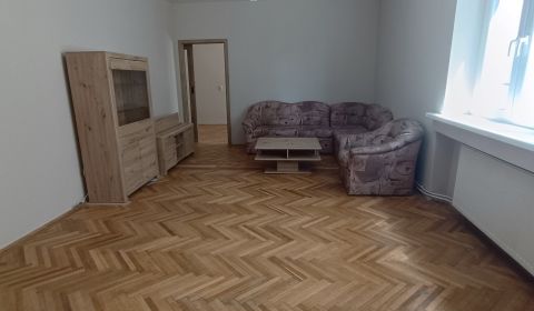 NOVINKA: Na predaj 2 izbový byt v centre mesta Nové Zámky