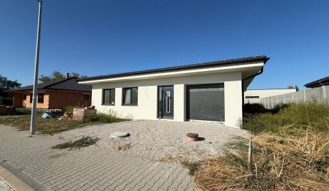 4-izbový rodinný dom s garážou v tichej lokalite Bernolákova, Hájna