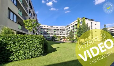 Predaj, štvorizbový strešný byt Trnava, terasa 54 m2...