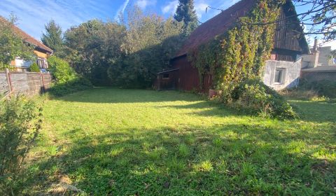 Stavebný ,slnečný pozemok V Liptovskej Porúbke 693m2