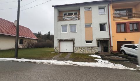 Rezervované,  rodinný dom, radovka - Jasenie D002RG