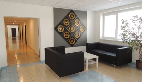 Prenájom kancelárie Ružinov, Kocelova ul., 19m2, 55m2 