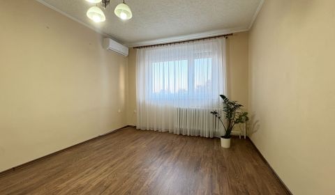 Na predaj: CENTRUM 3 izb.byt + LOGGIA + KLÍMA + PIVNICA