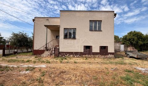 Priestranný rodinný dom vhodný na investíciu aj trvalé bývanie v meste