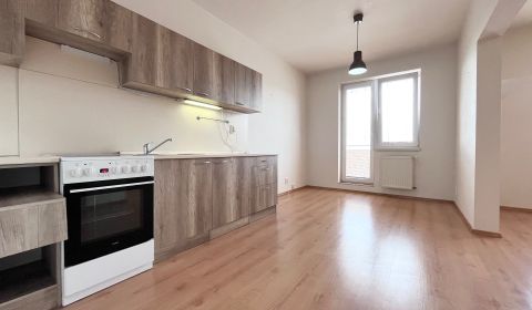 NA PREDAJ! 1-izbový slnečný byt s výmerou 40 m2, Trenčín, ul. Východná