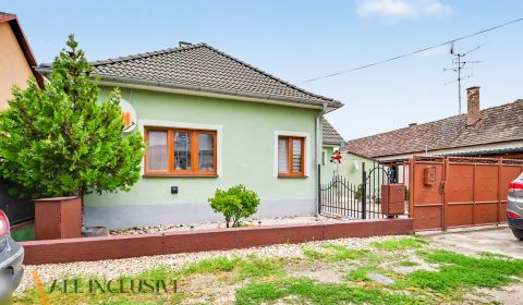 Na predaj 4-izb. rodinný dom s garážou, Vrakúň